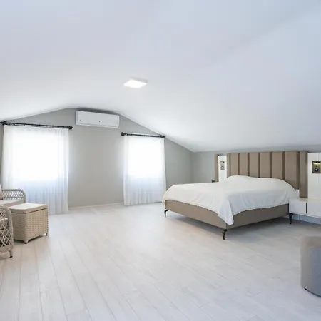 Villa Tutar 2 Daily Weekly *